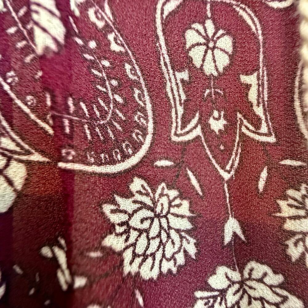 Skies Are Blue Maroon Tan Paisley Tunic Top Pleated V Neckline Grommet Accent - Picture 8 of 16